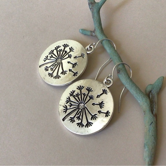 New Sundance charm Dandelion earrings - Picture 5 of 10